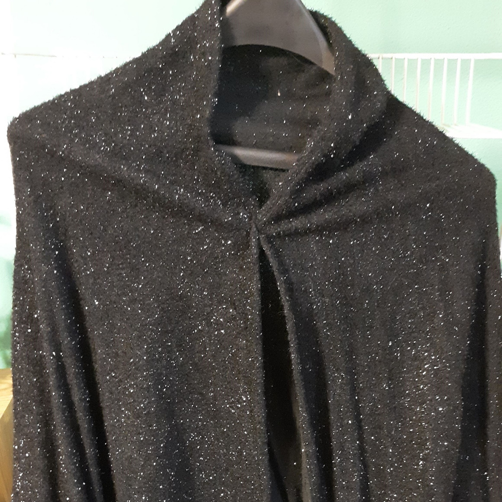 Sparkle triangle w ruffle